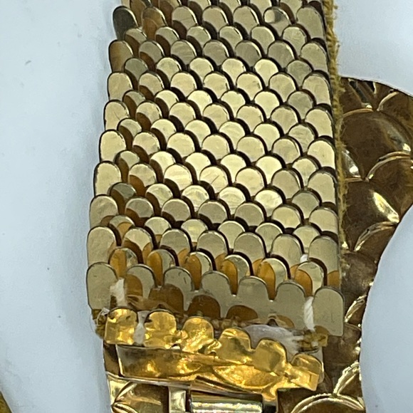 “VINTAGE MCM FISH SCALE GOLD BELT”. - Picture 11 of 16